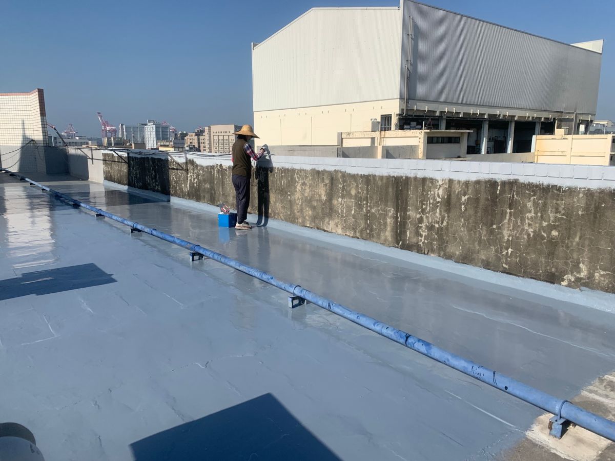 高雄前鎮屋頂防水-施工中