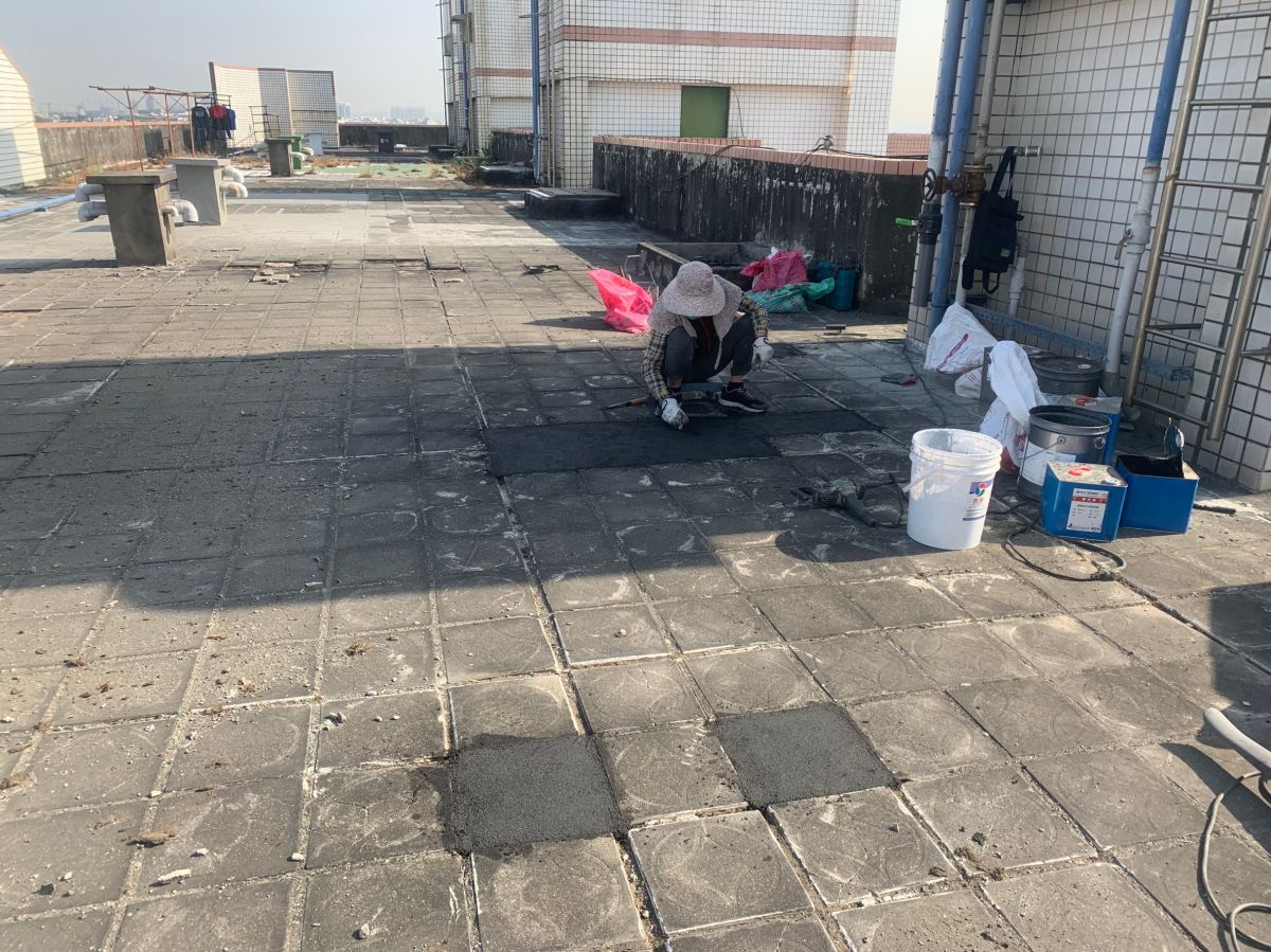 高雄前鎮屋頂防水-施工中