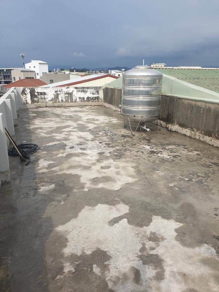 【高雄屋頂防水】樓頂地板防水隔熱施工前後