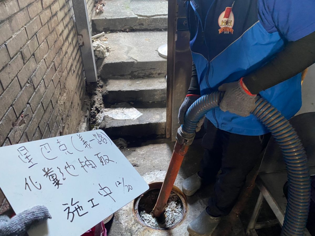 抽水肥推薦|抽化糞池|價格透明|合法清運