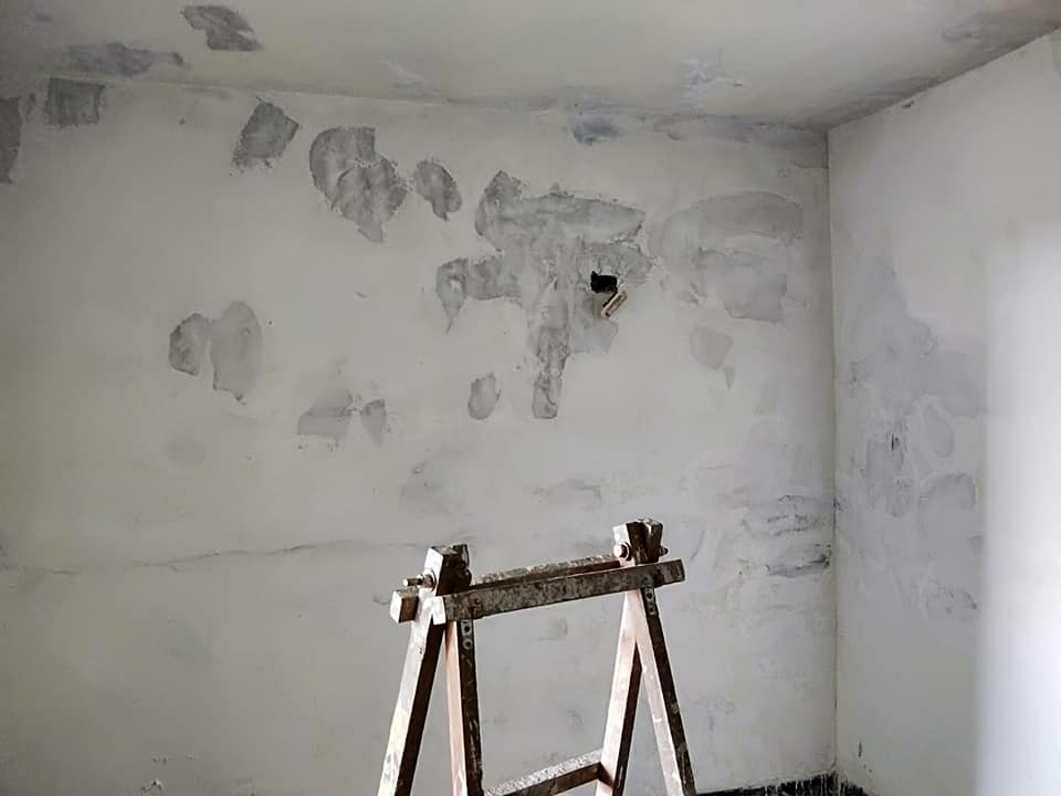 【高雄房屋修繕】牆壁漆面掉落怎麼處理?亨隆統包工程來教您如何處理!!!