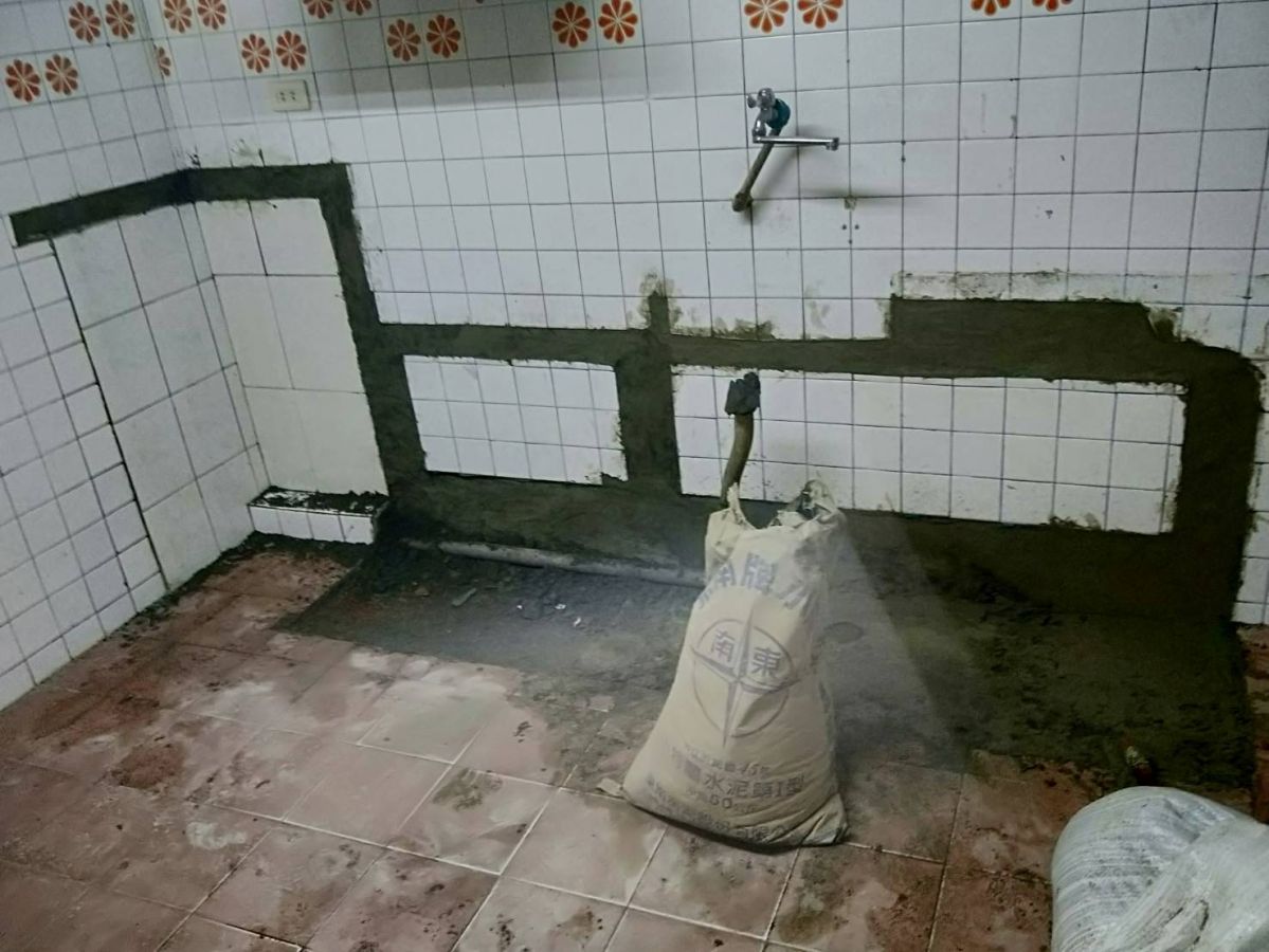 【高雄拆除工程】廚房灶台拆除還不知道要找誰嗎?亨隆統包工程將以專業的拆除技術幫您拆除!!!